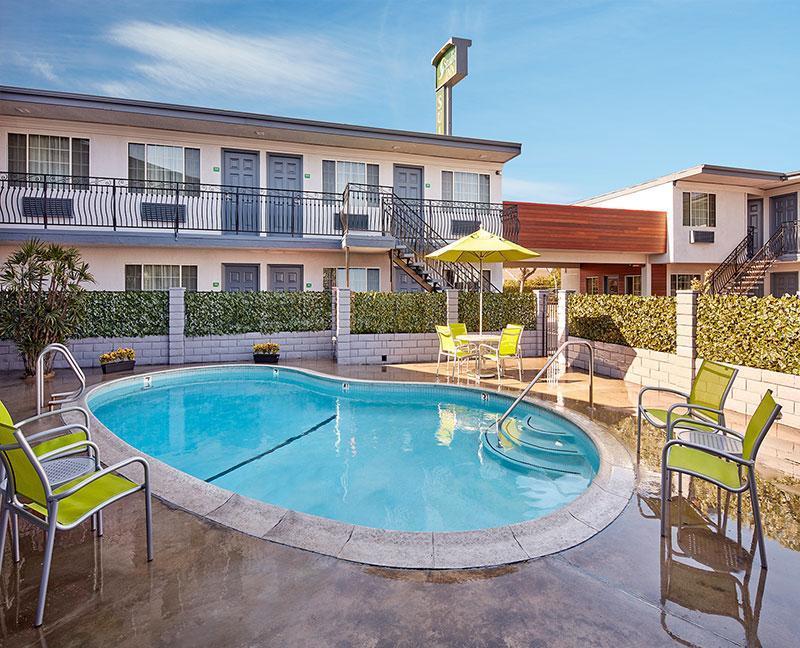 Studio Inn & Suites At Promenade Downey Eksteriør billede