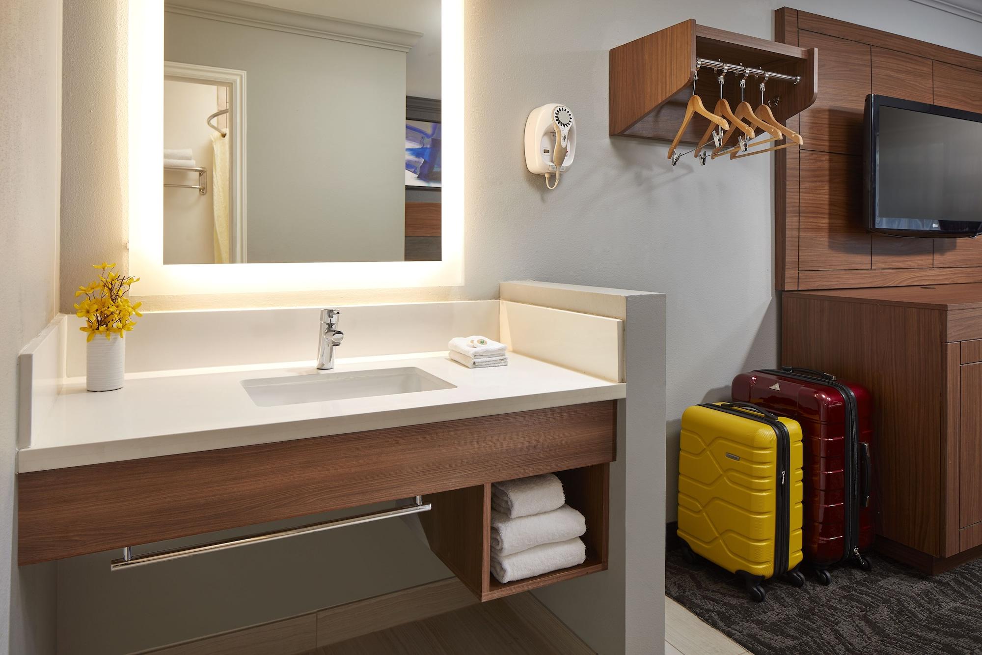 Studio Inn & Suites At Promenade Downey Eksteriør billede