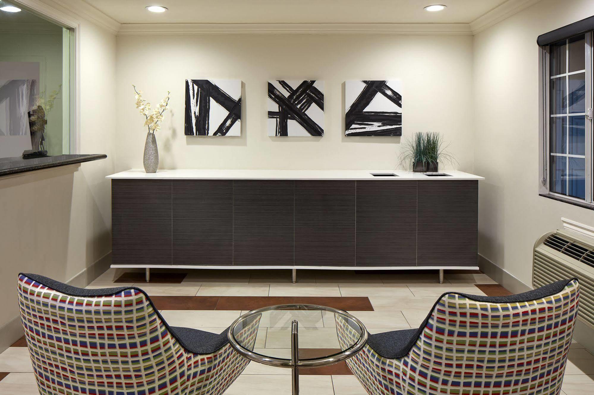 Studio Inn & Suites At Promenade Downey Eksteriør billede