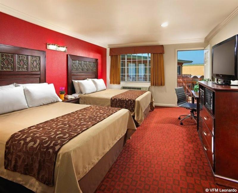 Studio Inn & Suites At Promenade Downey Eksteriør billede