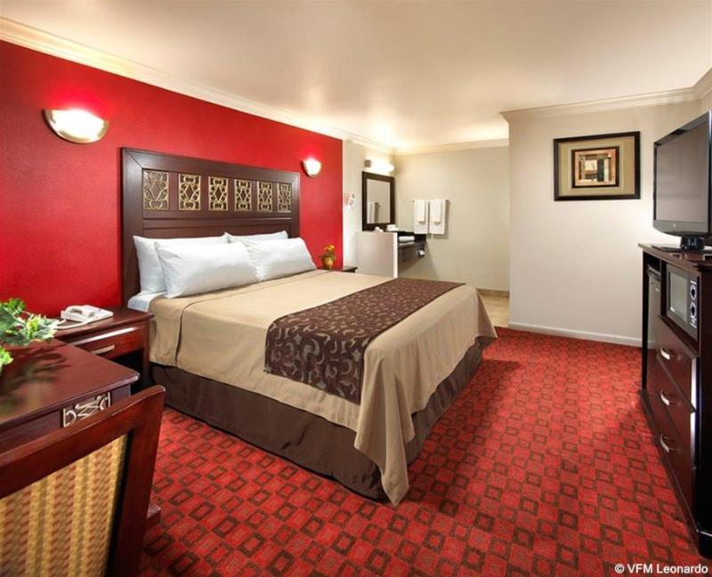 Studio Inn & Suites At Promenade Downey Eksteriør billede