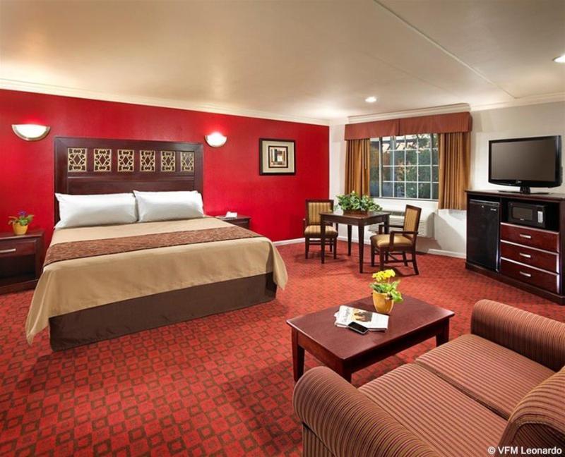 Studio Inn & Suites At Promenade Downey Eksteriør billede